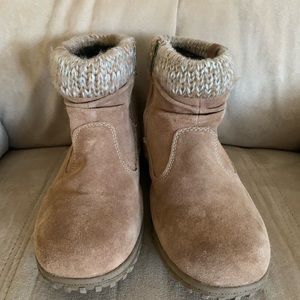 Khombu suede zipper booties